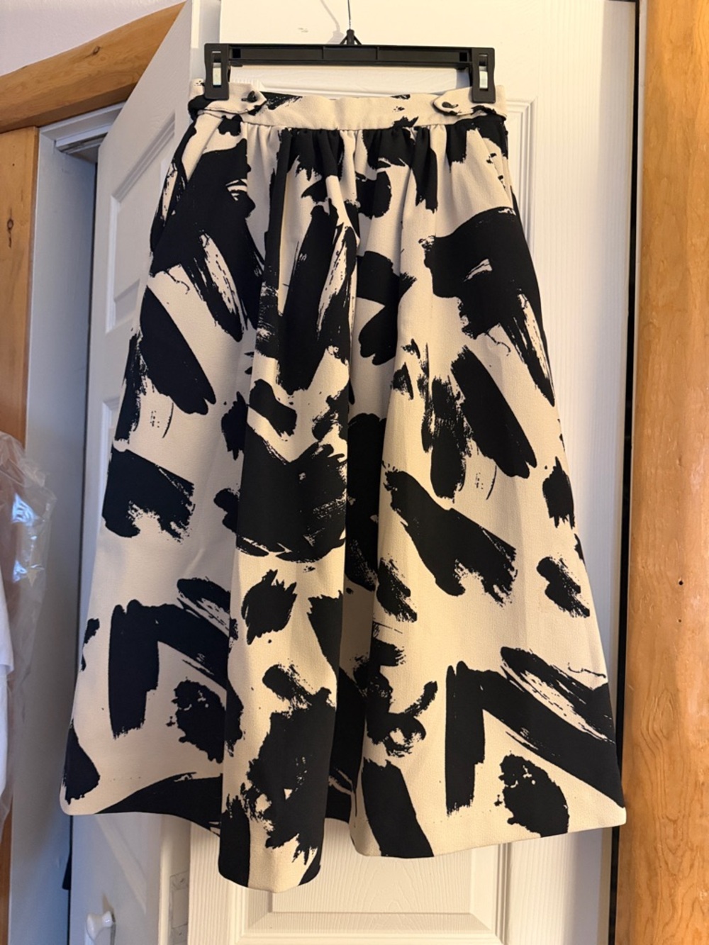 H&M Black and Cream Abstract Circle Skirt